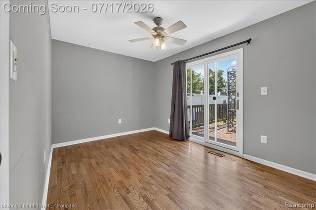 648 S Dowling Street, Westland, MI 48186