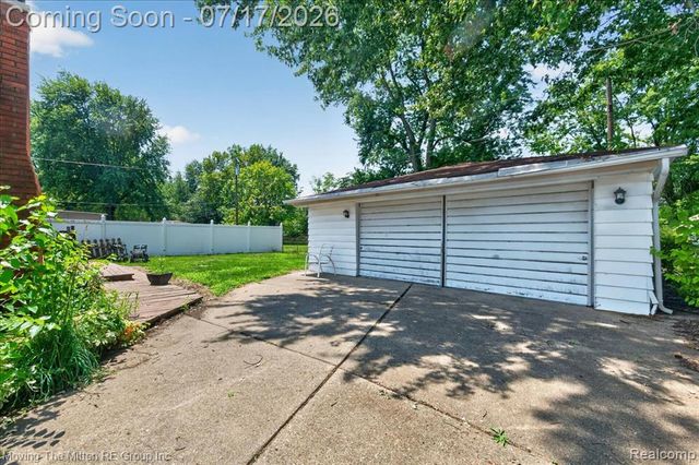 648 S Dowling Street, Westland, MI 48186