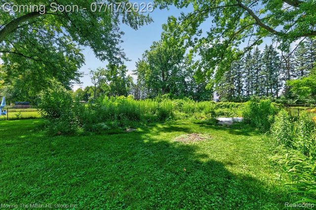 648 S Dowling Street, Westland, MI 48186