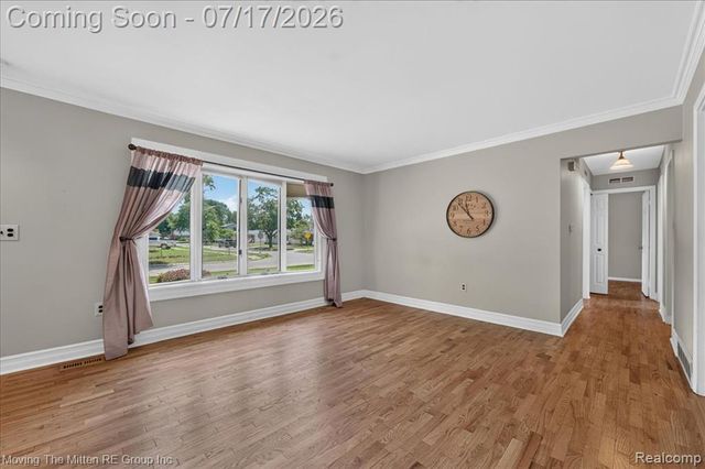 648 S Dowling Street, Westland, MI 48186