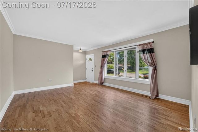 648 S Dowling Street, Westland, MI 48186