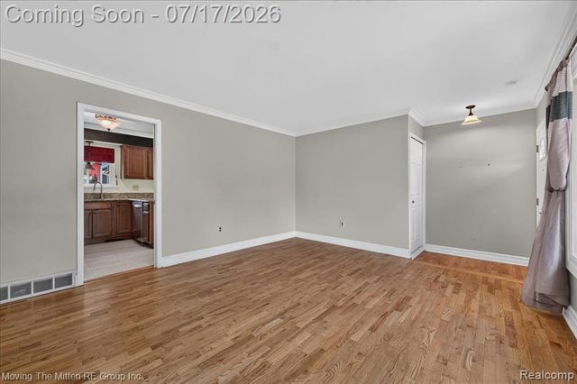 648 S Dowling Street, Westland, MI 48186