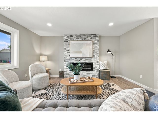 13755 Se 119TH Dr, Clackamas, OR 97015