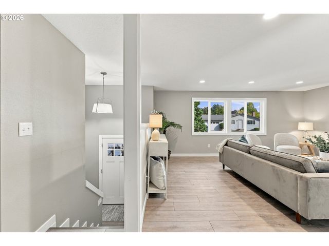 13755 Se 119TH Dr, Clackamas, OR 97015