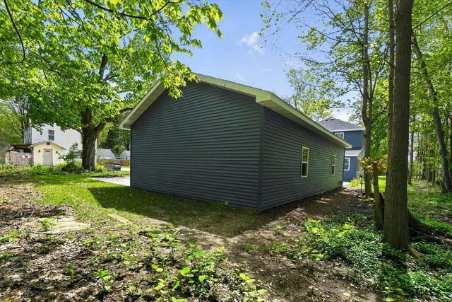 5581 E Main Street, Kalamazoo, MI 49048