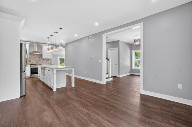 5581 E Main Street, Kalamazoo, MI 49048