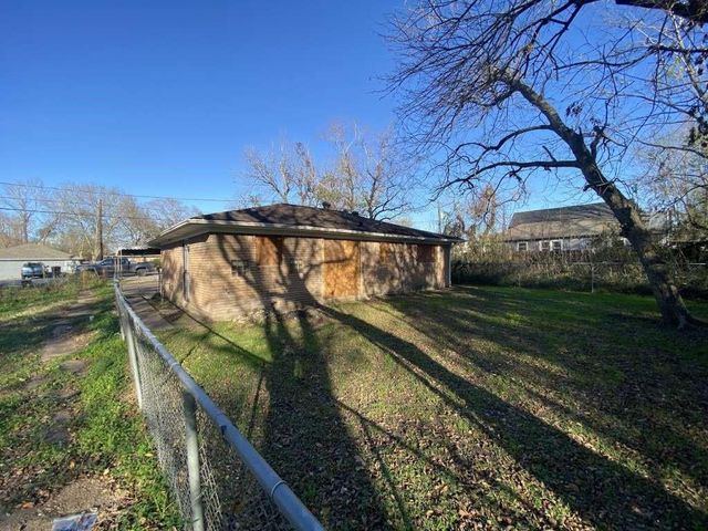 3704 Seabrook Street, Houston, TX 77021