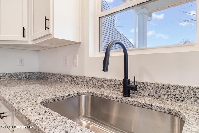 1322 S Preston St, Louisville, KY 40208