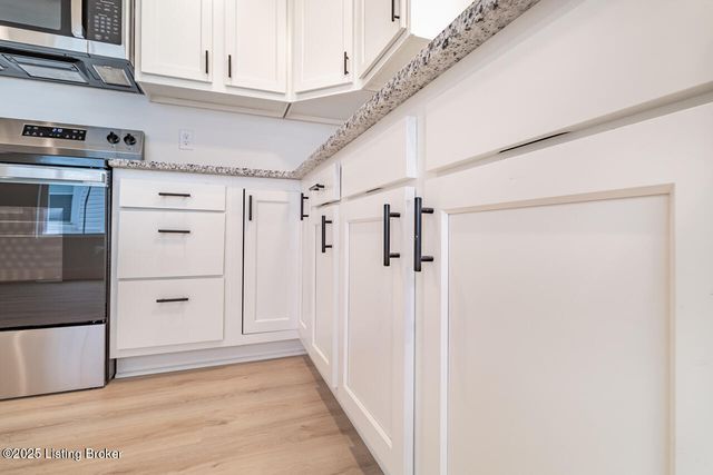 1322 S Preston St, Louisville, KY 40208