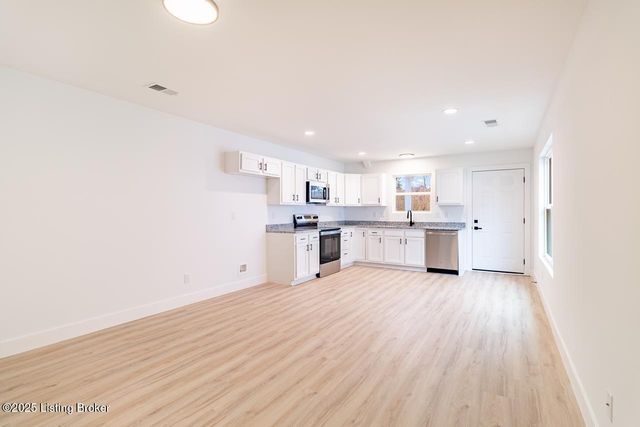 1322 S Preston St, Louisville, KY 40208