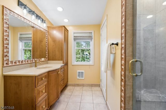 46 N Hillside Ave, Chatham Boro, NJ 07928