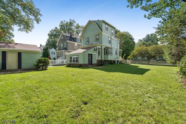 46 N Hillside Ave, Chatham Boro, NJ 07928