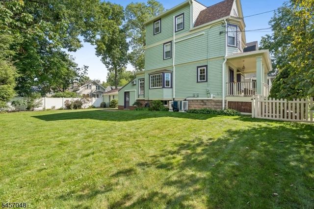 46 N Hillside Ave, Chatham Boro, NJ 07928