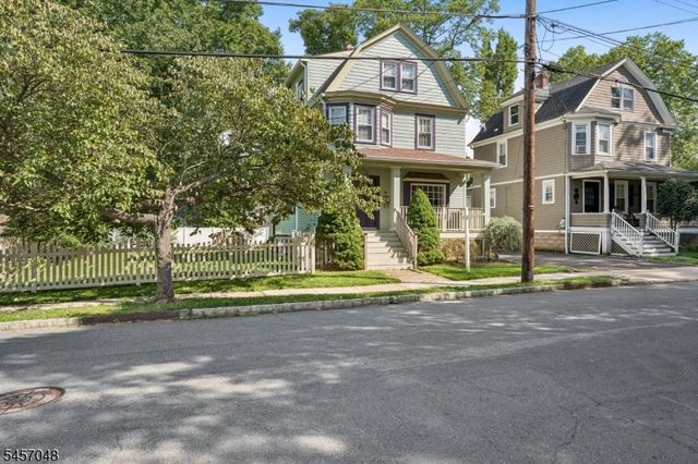46 N Hillside Ave, Chatham Boro, NJ 07928