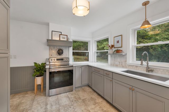 99 Elm Street, Goffstown, NH 03045