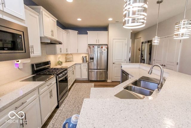 13496 Mosaic Street, Fishers, IN 46037