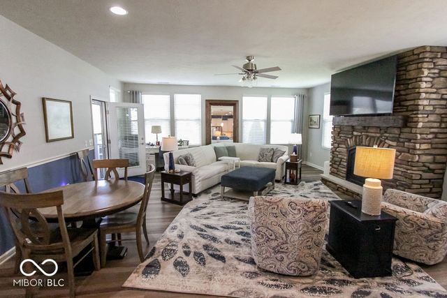 13496 Mosaic Street, Fishers, IN 46037
