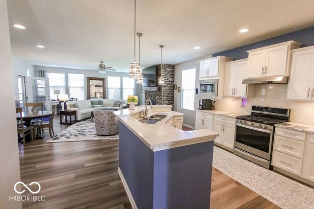 13496 Mosaic Street, Fishers, IN 46037