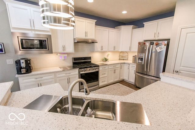 13496 Mosaic Street, Fishers, IN 46037