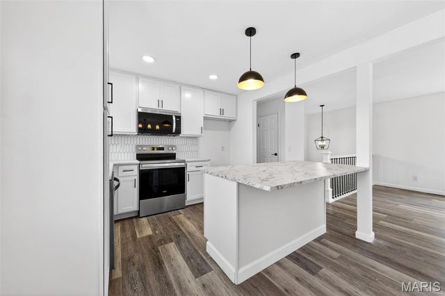 2347 Farflung Drive, Florissant, MO 63031