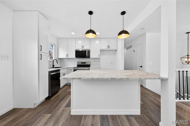 2347 Farflung Drive, Florissant, MO 63031