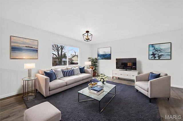 2347 Farflung Drive, Florissant, MO 63031