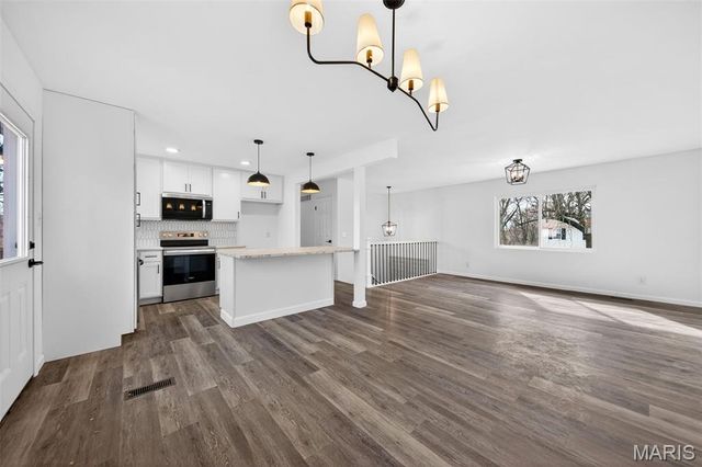 2347 Farflung Drive, Florissant, MO 63031