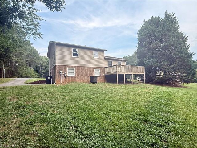 7942 Snyder Farm Road, Tobaccoville, NC 27050
