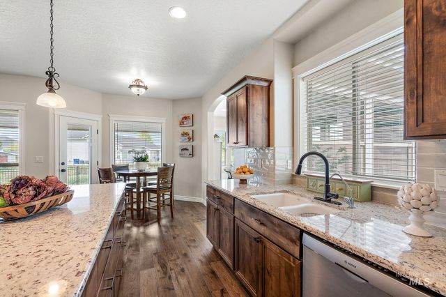 1175 N Champions Pl, Eagle, ID 83616