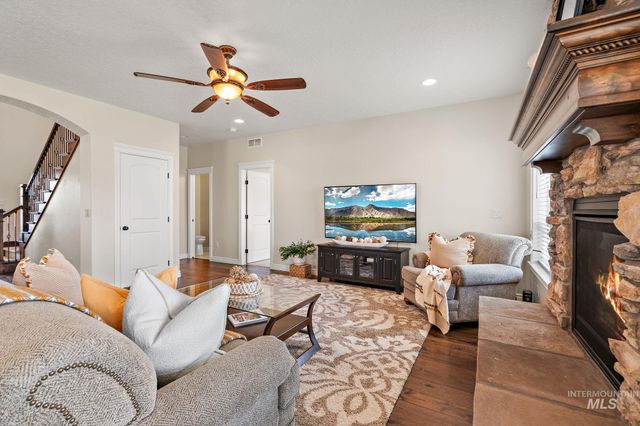 1175 N Champions Pl, Eagle, ID 83616