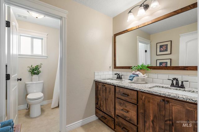 1175 N Champions Pl, Eagle, ID 83616