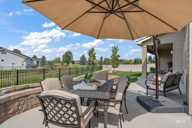 1175 N Champions Pl, Eagle, ID 83616