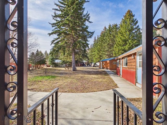 4964 US Highway 89 S, Livingston, MT 59047