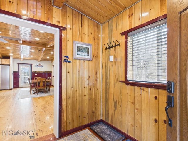 4964 US Highway 89 S, Livingston, MT 59047