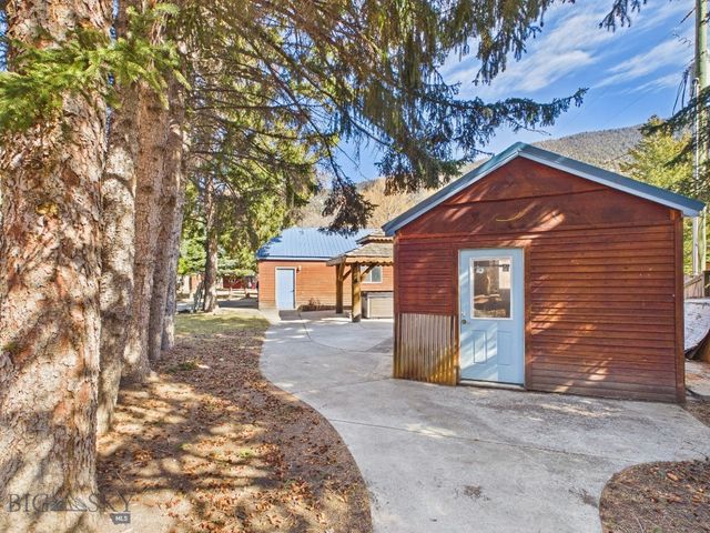 4964 US Highway 89 S, Livingston, MT 59047