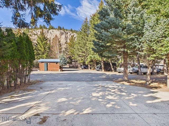 4964 US Highway 89 S, Livingston, MT 59047