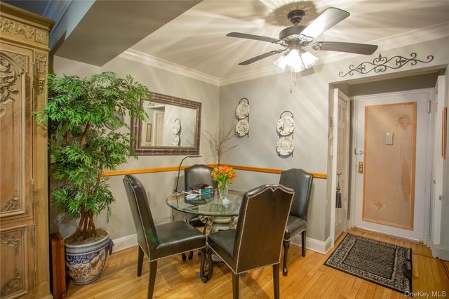 210 E Broadway 4F, Long Beach, NY 11561