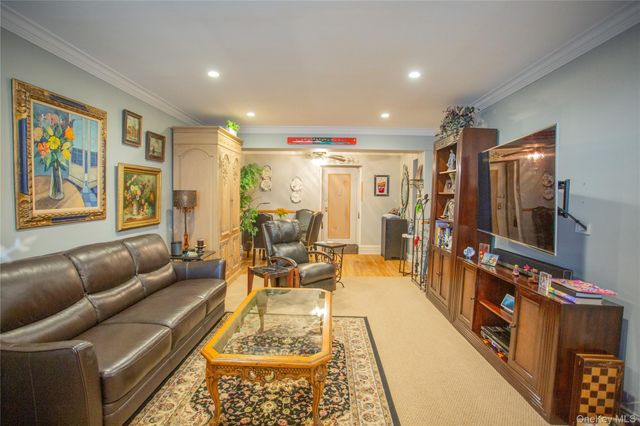 210 E Broadway 4F, Long Beach, NY 11561