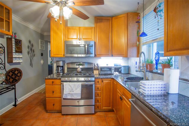 210 E Broadway 4F, Long Beach, NY 11561