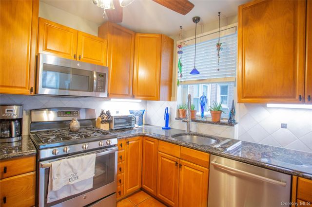 210 E Broadway 4F, Long Beach, NY 11561