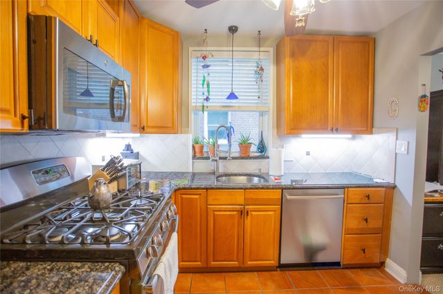 210 E Broadway 4F, Long Beach, NY 11561