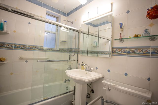 210 E Broadway 4F, Long Beach, NY 11561