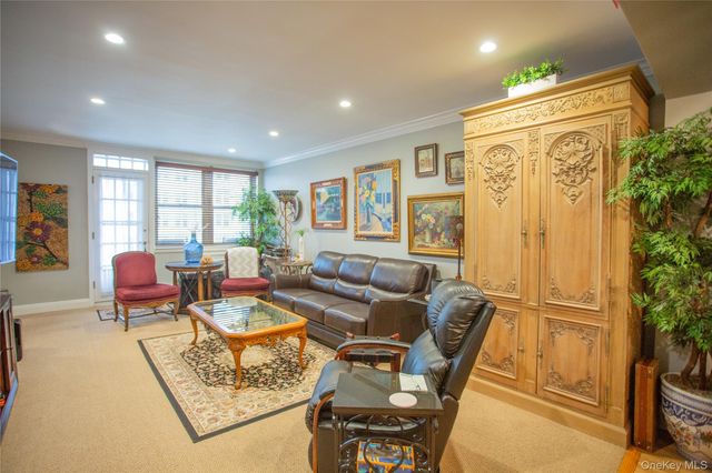 210 E Broadway 4F, Long Beach, NY 11561