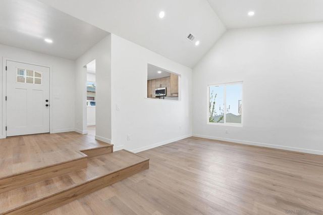 5067 Alumni Pl, San Diego, CA 92115