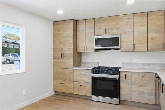 5067 Alumni Pl, San Diego, CA 92115