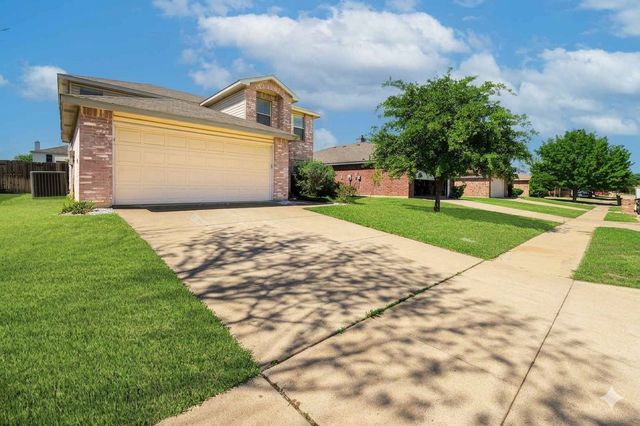 5209 Prestwick Drive, Fort Worth, TX 76135