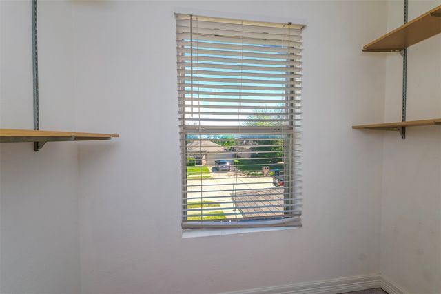 5209 Prestwick Drive, Fort Worth, TX 76135