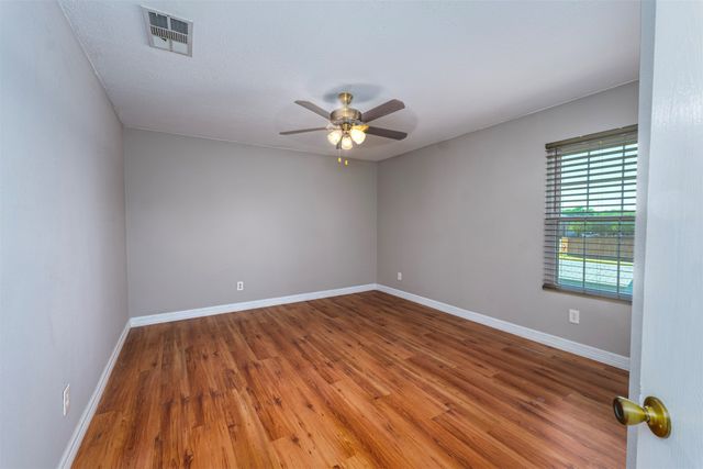 5209 Prestwick Drive, Fort Worth, TX 76135