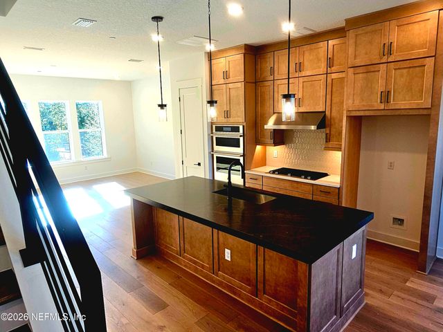 1914 PRUDENTIAL Drive, Jacksonville, FL 32207