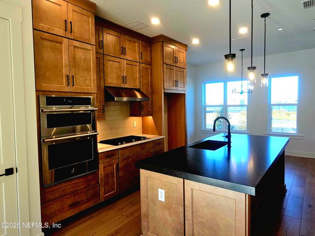 1914 PRUDENTIAL Drive, Jacksonville, FL 32207